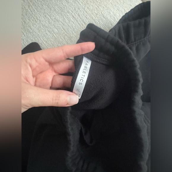 Fabletics Women's Classic Black Joggers- XL - Picture 2 of 4